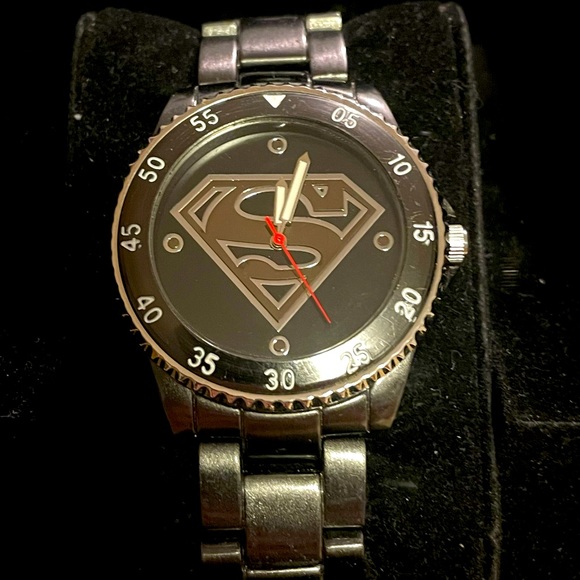 Superman Logo Silver Unisex Watch..ger the watch before the Movie comes out😉😉😉 - Picture 1 of 3